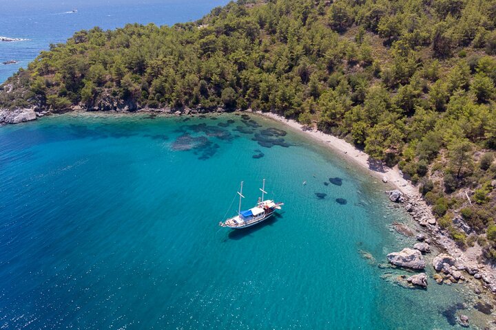 Orak Island, German Bay, Rabbit Bay Boat Tour incl. Lunch