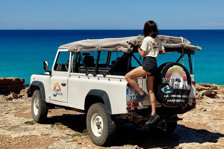 Formentera 4X4 Tour of Secret Corners in Land Rover Defender