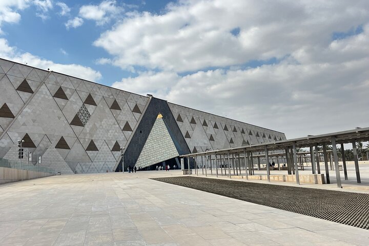 VIP Private Giza Pyramids Tour & Sphinx from Alexandria Port