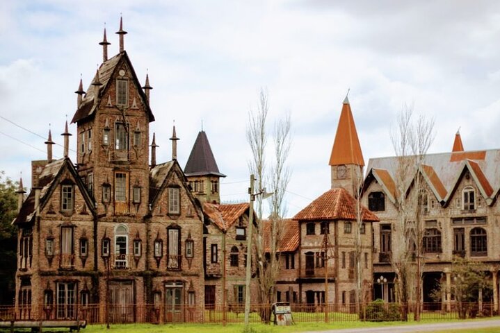 Amazing Tour in Campanopolis Theme Park