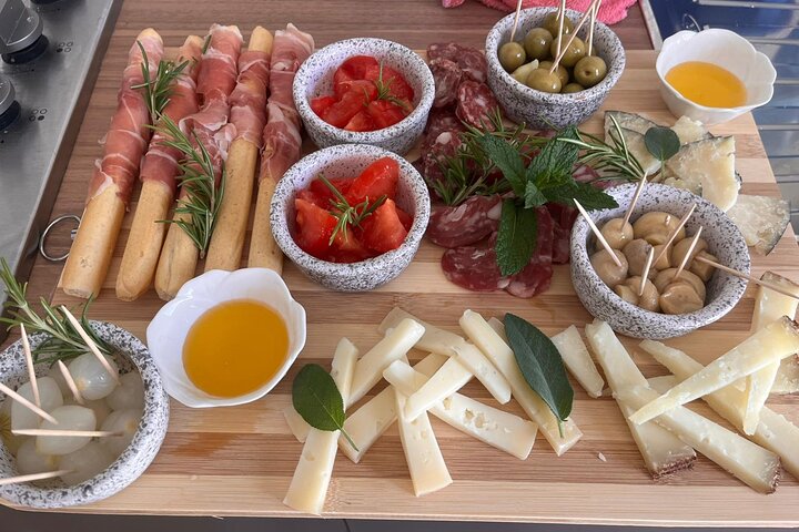 Cagliari Cooking Class: Sardinian Ravioli, Wine & Local Flavors