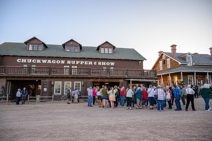 Mount Rushmore and Black Hills Tour with Two Meals and a Music Variety Show
