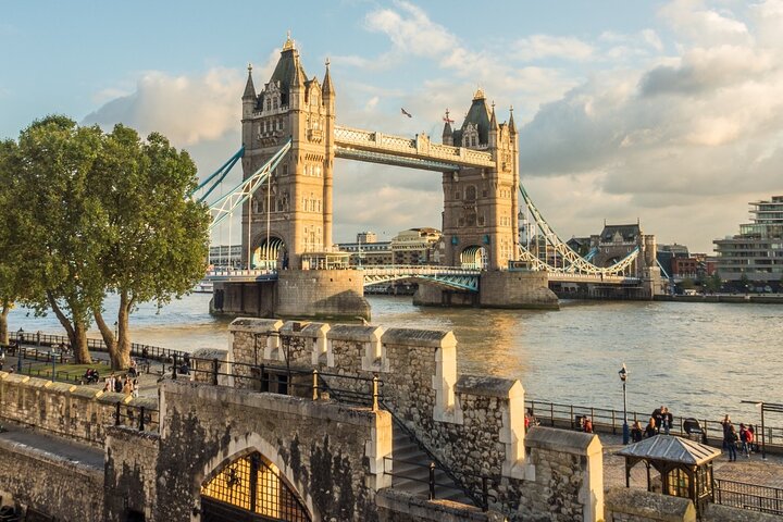 Dover Port to Heathrow Airport – Private Transfer