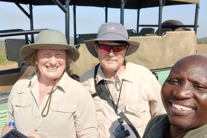 Hluhluwe-iMfolozi Park - Exclusive Full Day Safari