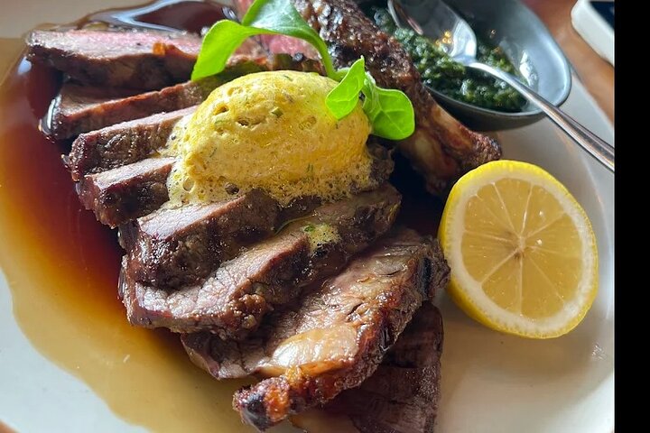 Auckland: Waiheke Island Seafront Lunch & Premium Wine Tour