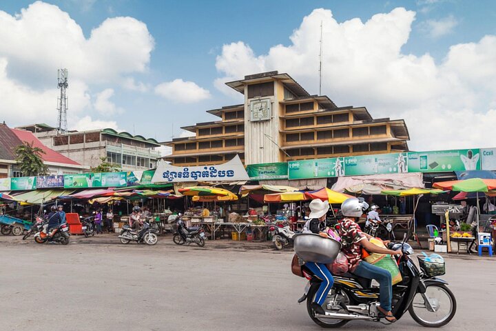 Battambang: Cooking Class and Market Touring