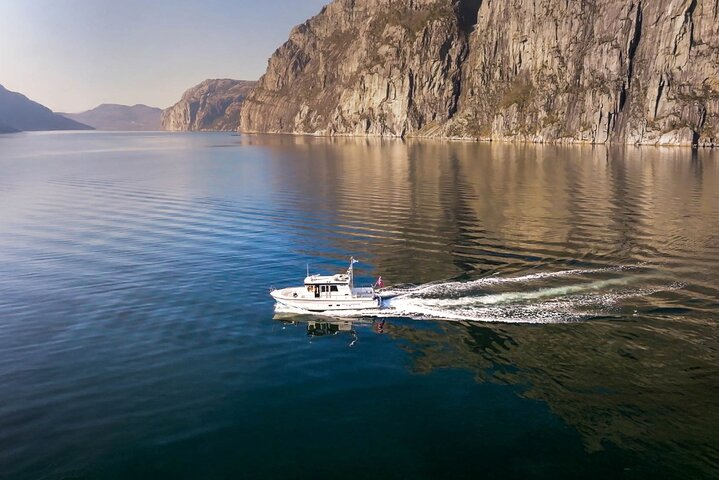 RIB adventure in the Lysefjord with fjord sightseeing