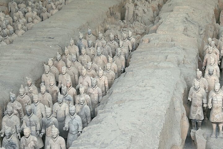 Xi'an: Exclusive Terracotta Army Tour & Local Family Lunch