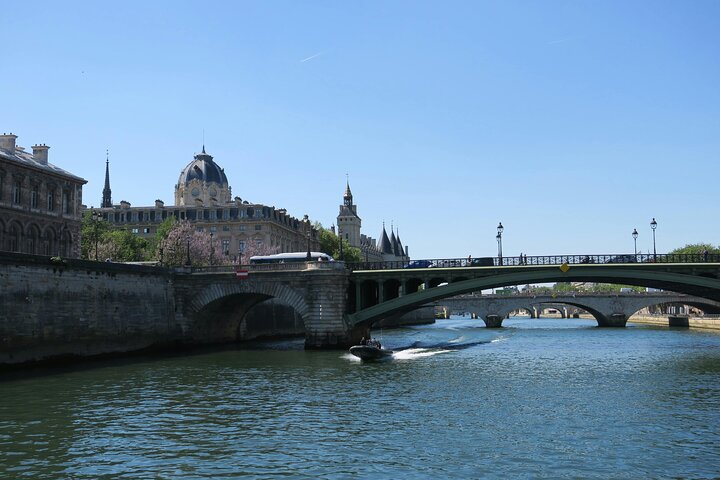 Transfers between Paris, CDG, Orly, Disneyland & Versaille by van