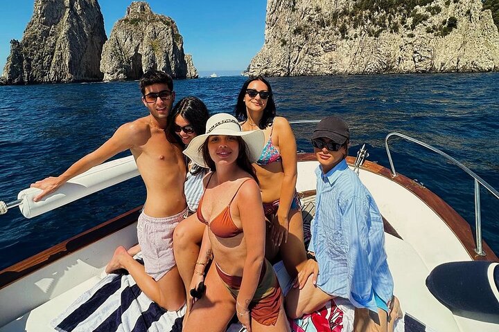 Private Boat Tour of Capri