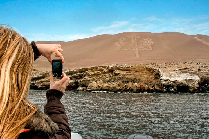Premium Paracas & Huacachina Day Trip from Lima with Sunset Toast