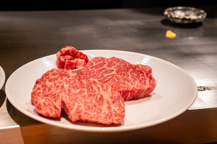 Premium Kobe Beef Experience and Sake Tasting Culinary Tour