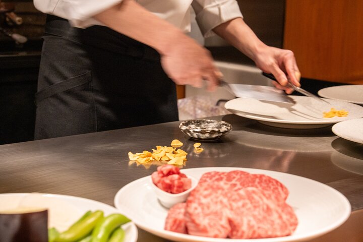 Premium Kobe Beef Experience and Sake Tasting Culinary Tour