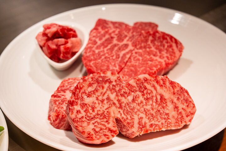 Premium Kobe Beef Experience and Sake Tasting Culinary Tour