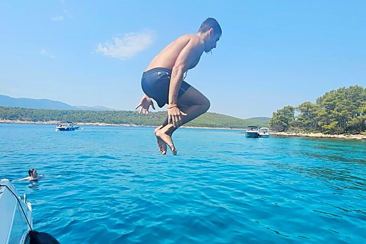 Makarska 4-Island Luxory Boat Tour: Hvar Town & Pakleni Islands