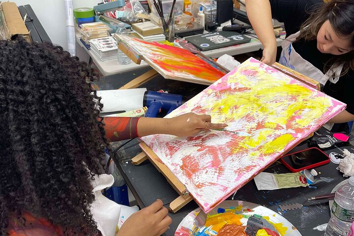 NYC: Abstract Painting with Palette Knives – Small Group