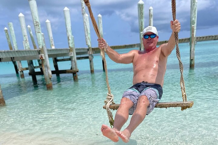 Nassau: 3 islands Pigs,Turtles,Snorkel & Beach Club with lunch