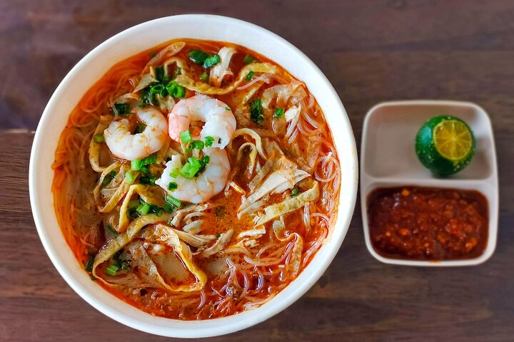 Kuching Foodie Experience Guided Tour with 5 Tastings