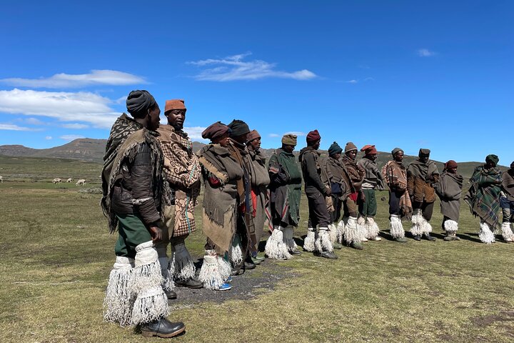 Lesotho Combo Day Tour: Hike-Cycle-4X4
