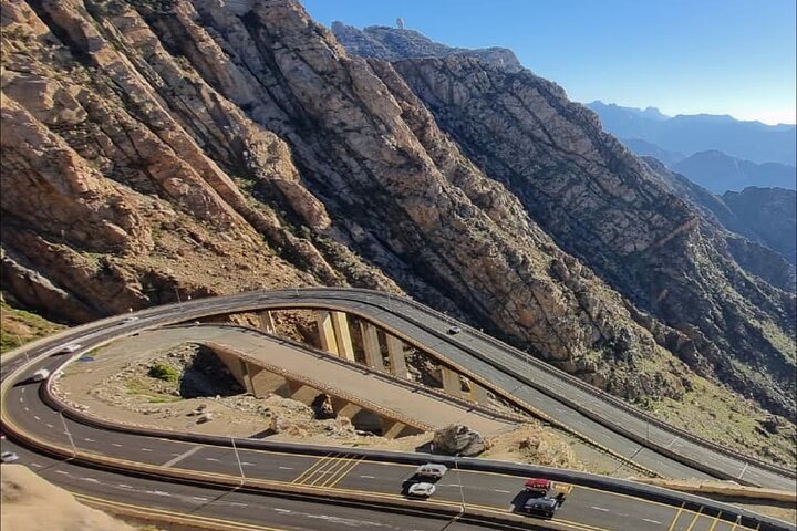 Discover Taif Panoramic Peaks Rose Farms and Historic Al-Balad