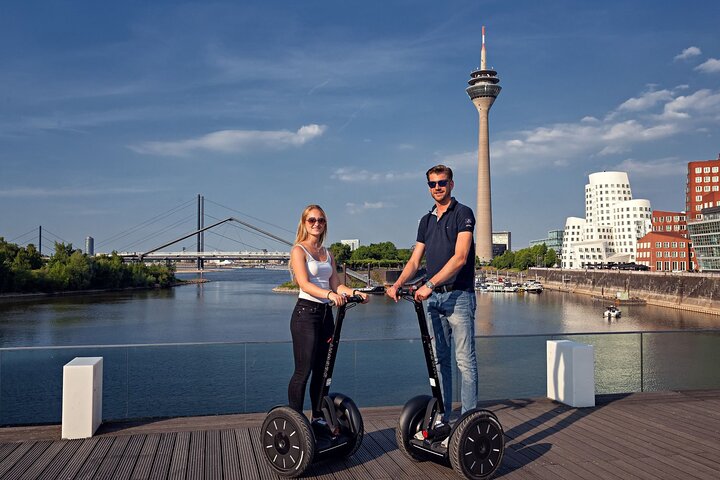 Düsseldorf Segway Tour: Classical City Experience