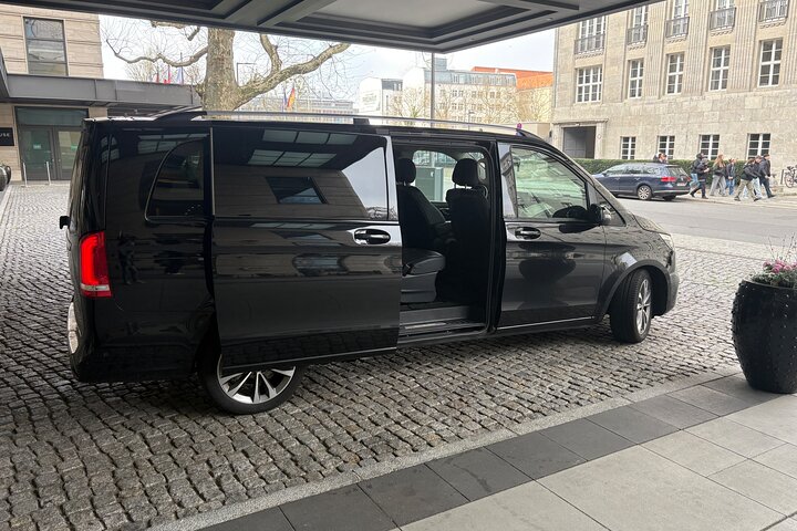 Private Transfers from to Berlin Airport BER