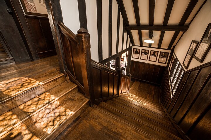 Shakespeare's Schoolroom & Guildhall Entry Ticket and Tour