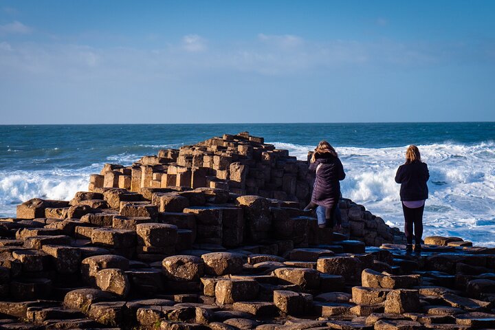 Shore Excursion: Giant's Causeway Tour Including Belfast City Tour