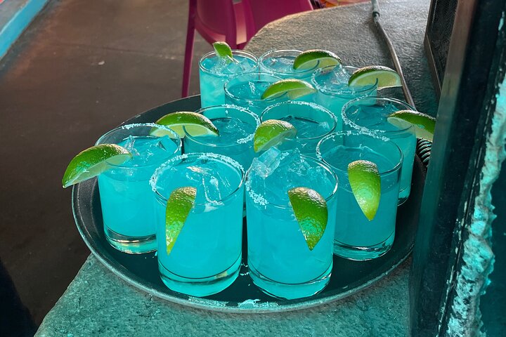 Plaza Sip, Savor, & History Walking Tour in Santa Fe
