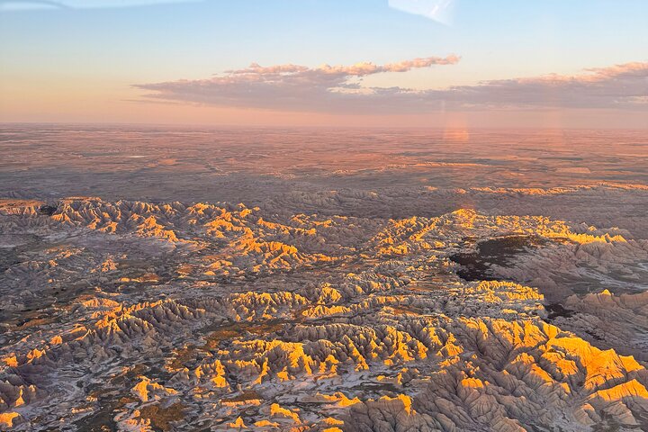 Ultimate Small Plane Aerial Tour to See Badlands National Park