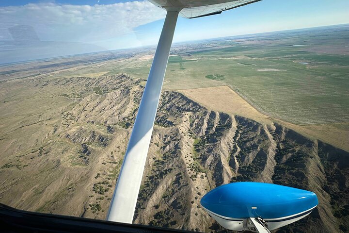 Ultimate Small Plane Aerial Tour to See Badlands National Park