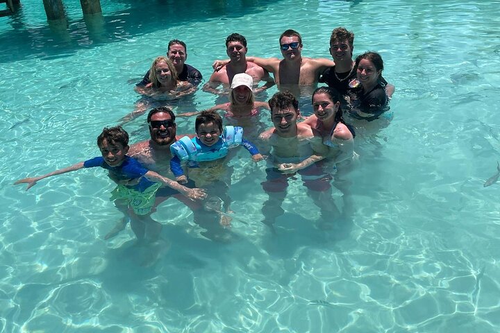 Great Exuma: Private Island-Hopping Boat Tour with Swimming Pigs