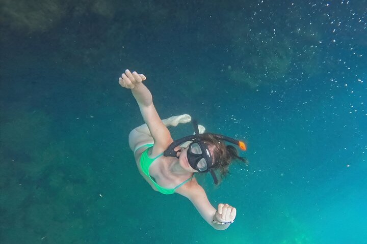 Full Day Santa Cruz Rancho and Lava Tunnels Tour of Bahia