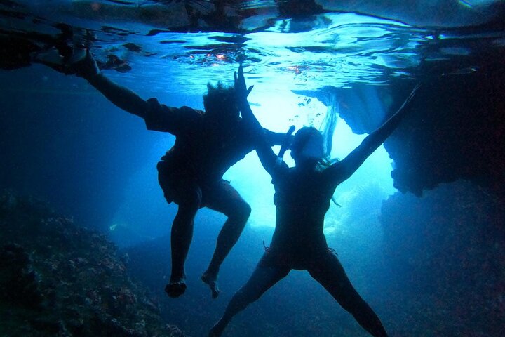 Lefkada Kayak : Explore Blue Cave with a Taste of Greece