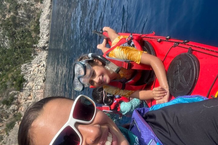 Lefkada Kayak : Explore Blue Cave with a Taste of Greece