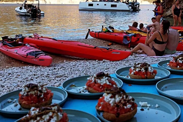 Lefkada Kayak : Explore Blue Cave with a Taste of Greece