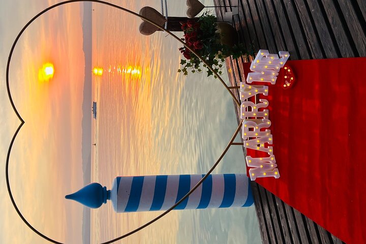 Romantic Marriage Proposal Experience in Lake Garda