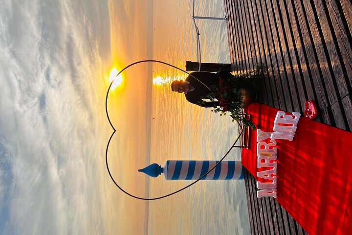 Romantic Marriage Proposal Experience in Lake Garda
