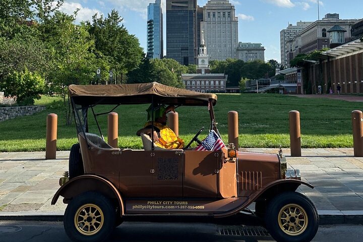 Explore Philadelphia via Vintage Car or Electric cart