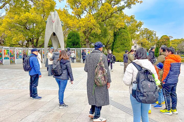 Hiroshima and Miyajima Day Trip with Itsukushima Shrine & Ferry