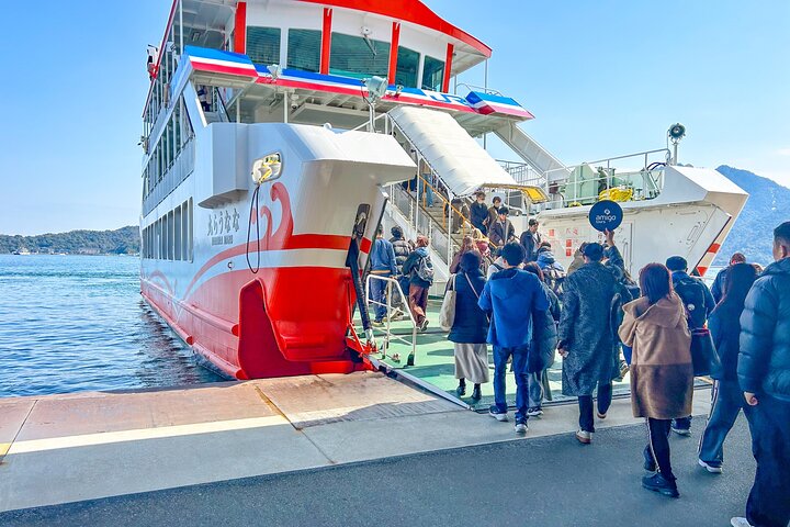 Hiroshima and Miyajima Day Trip with Itsukushima Shrine & Ferry