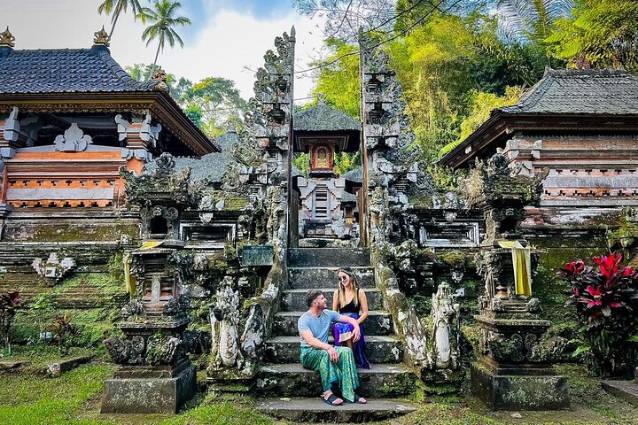 Ubud Private Tour: Waterfalls, Temple and Rice Terraces Swing