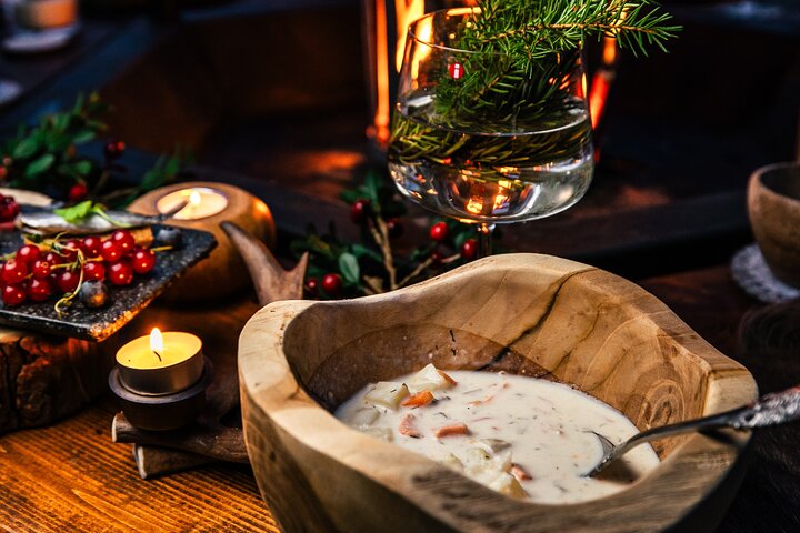 Private Expedition: INTO THE WILD Safari & Lunch in Glass Igloo