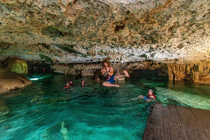 Tulum Ruins, Turtles in Akumal and Cenote tour