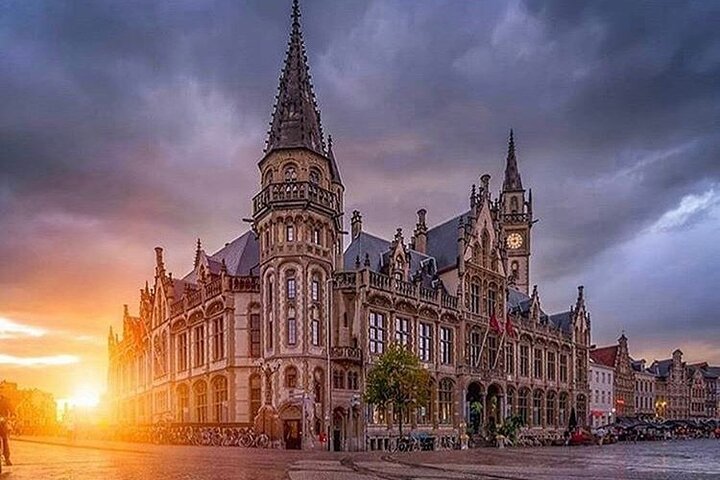 Ghent: Famous Belgian Chocolate Walking Tour with Tastings
