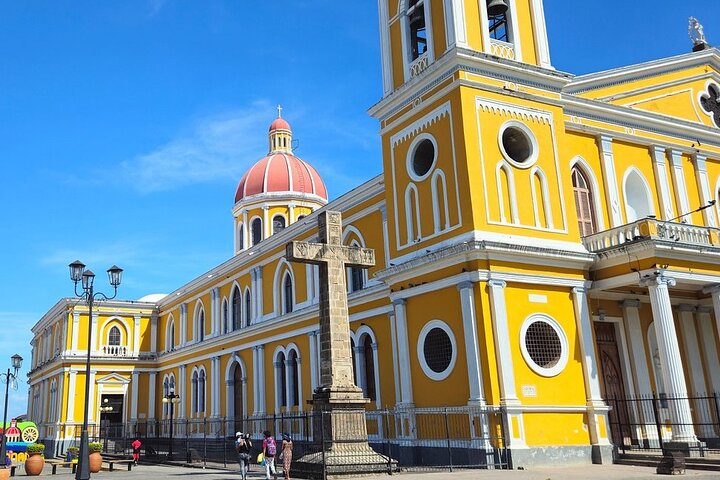 Complete Tour of Granada and Masaya: History, Beauty & Tradition