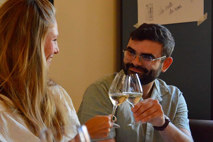 Lyon Wine Tasting: Small-Group Blind Tasting with a Sommelier