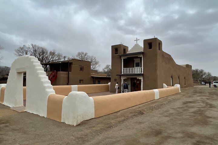 Santa Fe to Chimayo and Taos Pueblo Driving Tour/ Day Trip