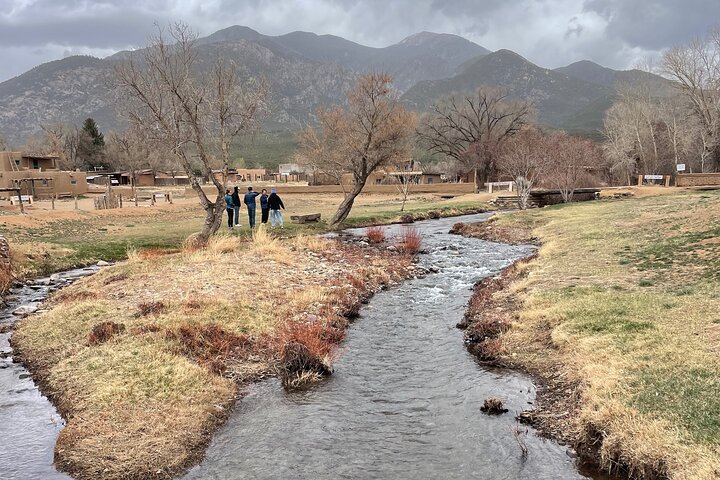 Santa Fe to Chimayo and Taos Pueblo Driving Tour/ Day Trip