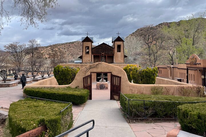 Santa Fe to Chimayo and Taos Pueblo Driving Tour/ Day Trip